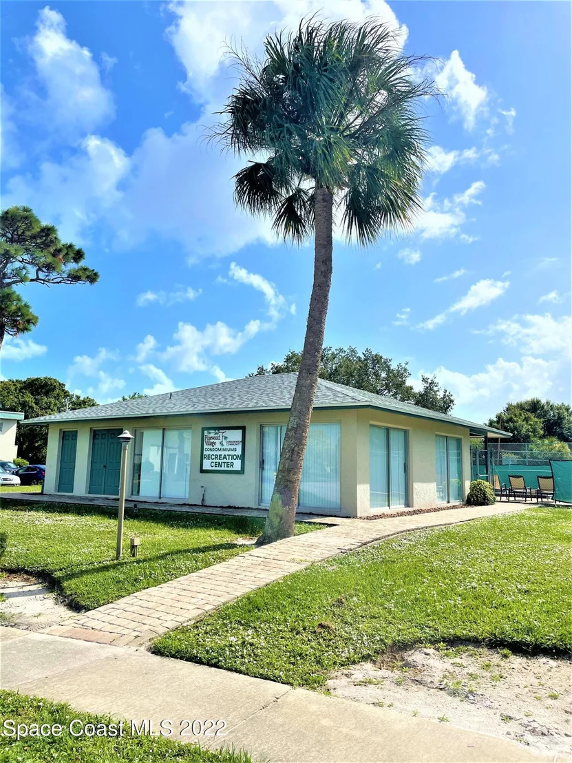 Photo of Unit 211 at 3001 Thrush Drive