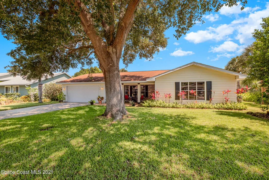 Photo of 712 Turnberry Drive