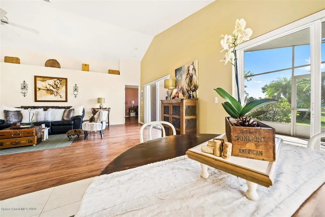 Photo of 2484 Addington Circle