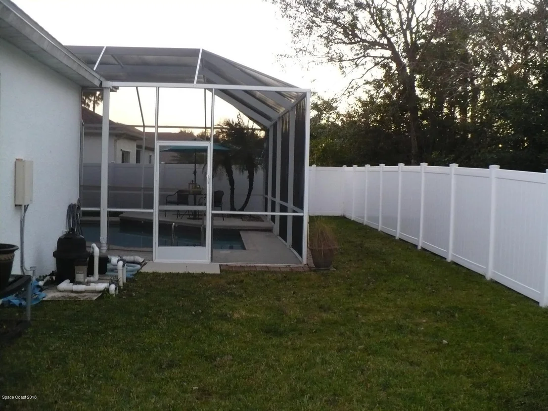 Photo of 975 Carriage Hill Road