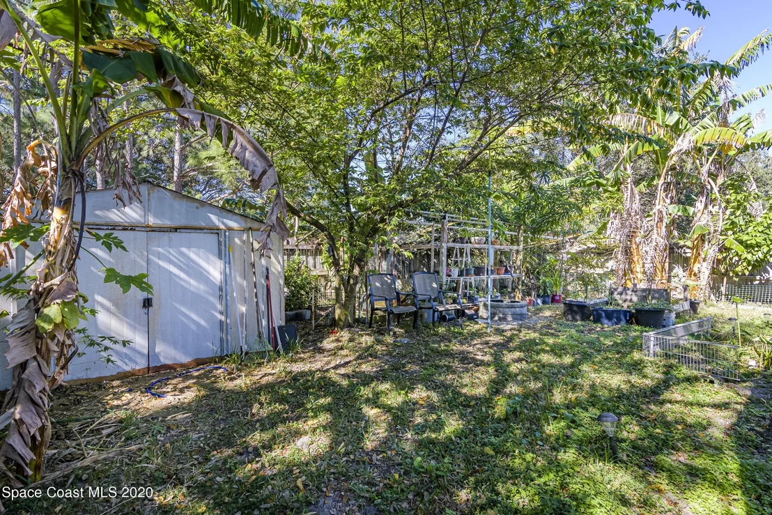 Photo of 1249 White Oak Circle
