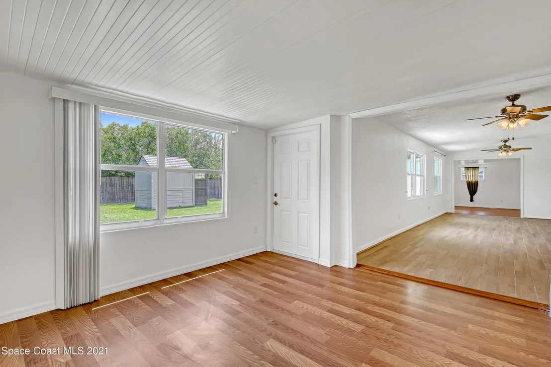Photo of 1415 Cindy Circle NE