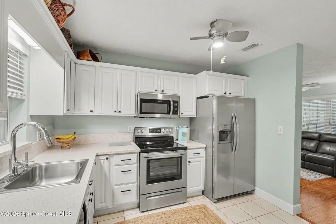 Photo of 565 Old Oak Street