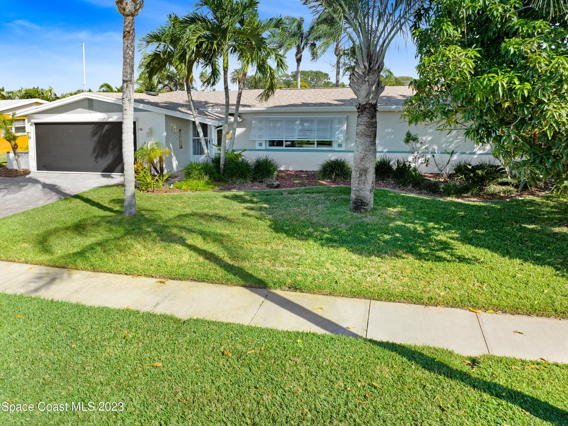 Photo of 405 Thrush Drive
