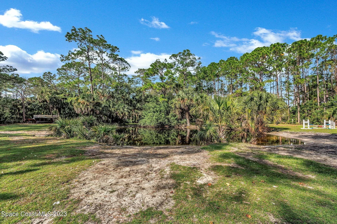 Photo of 2281 Friday Road