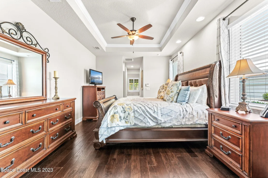 Photo of 2037 Windbrook Drive SE