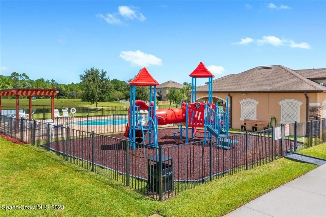 Photo of 930 Dillard Drive SE