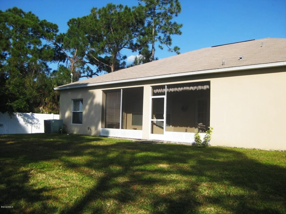 Photo of 1306 NW Jupiter Boulevard