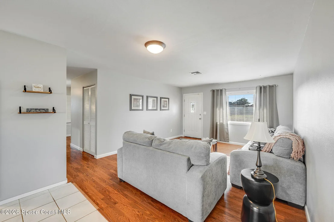 Photo of 995 Eyerly Lane NE