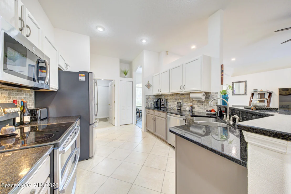 Photo of 1061 Meadowbrook Road NE