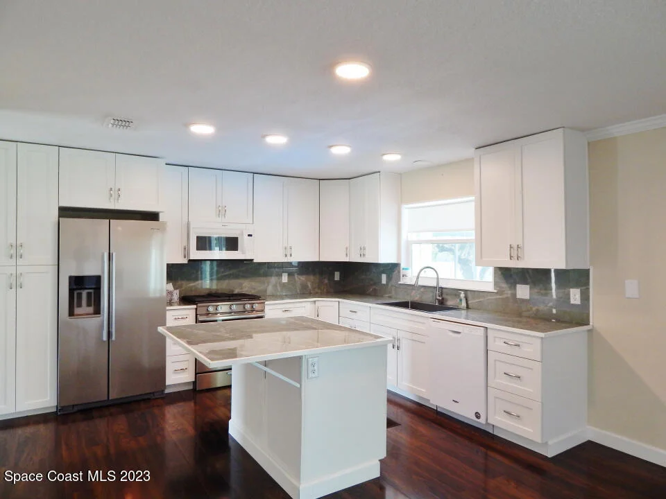 Photo of 780 Pebble Beach Avenue NE