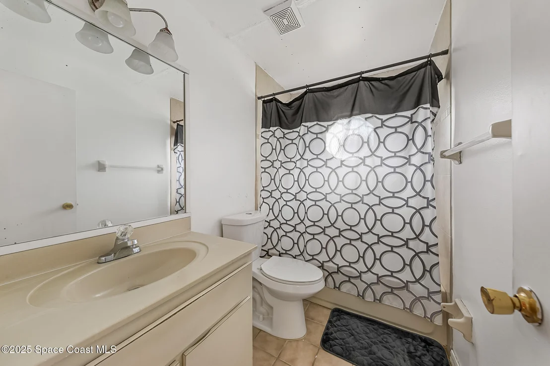 Photo of 1099 Pace Drive NW
