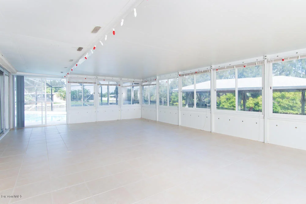 Photo of 452 Sparrow Drive