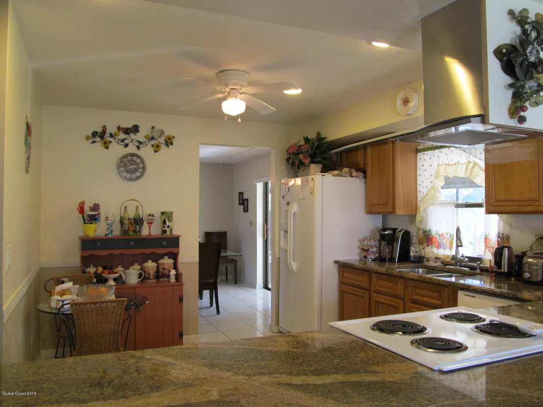 Photo of 1506 Meadowbrook Road NE