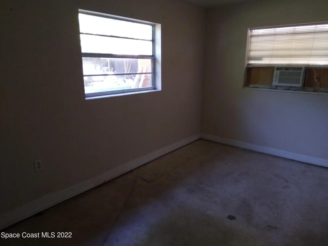 Photo of 344 Bay Avenue