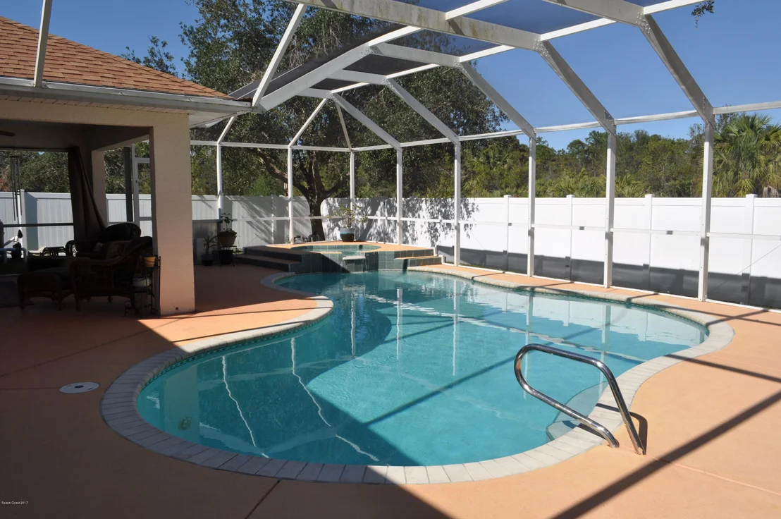 Photo of 1581 Whitman Drive
