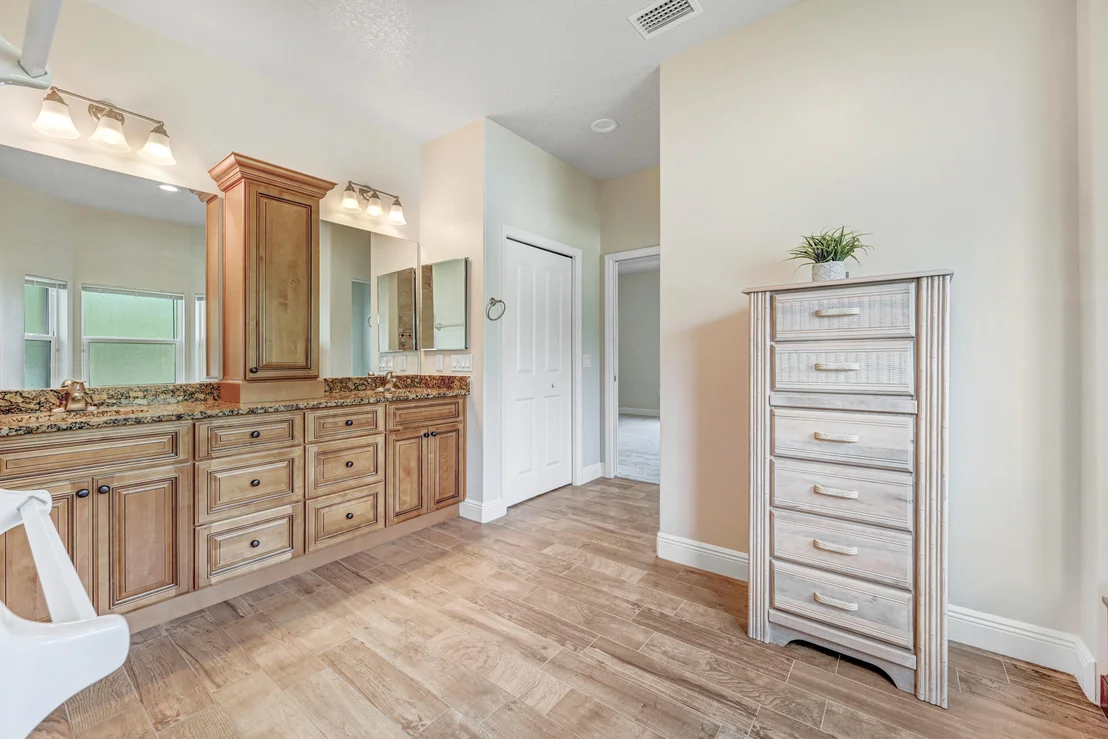 Photo of 2690 Weber Road
