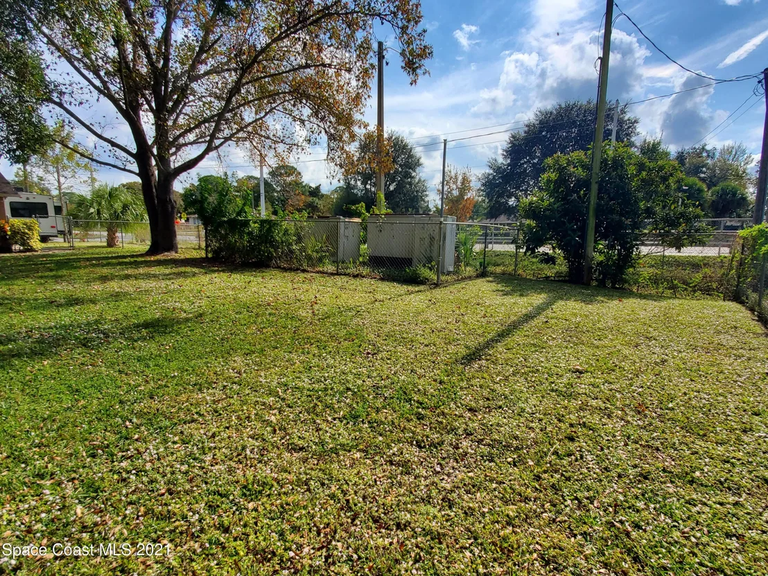 Photo of 6070 Gilson Avenue