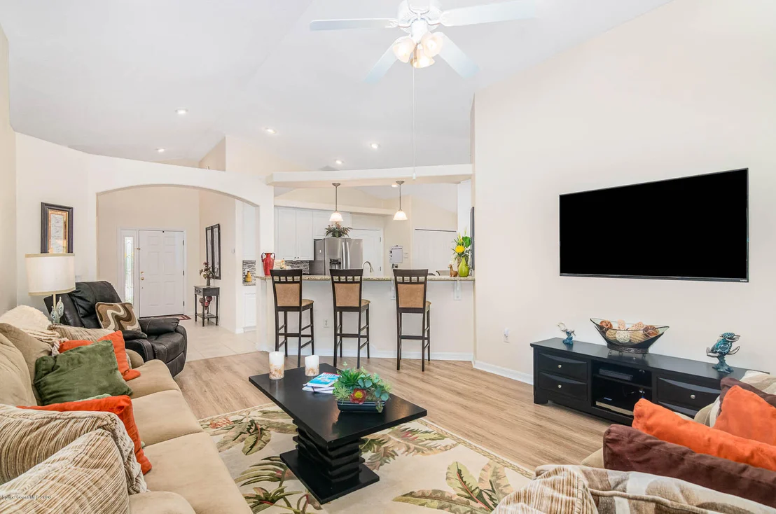 Photo of 7147 Broderick Drive