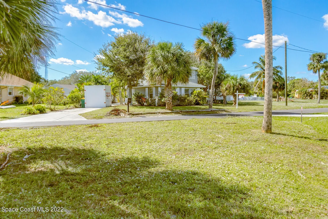 Photo of 2922 Riverview Drive