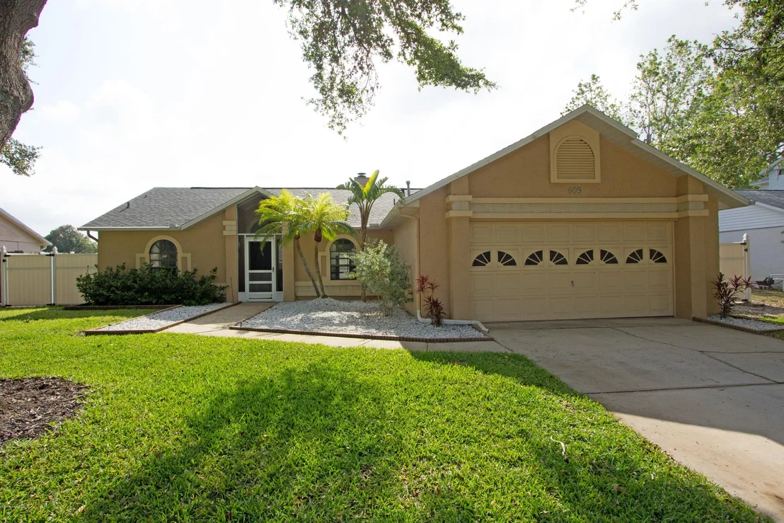 Photo of 819 Pine Shadows Avenue