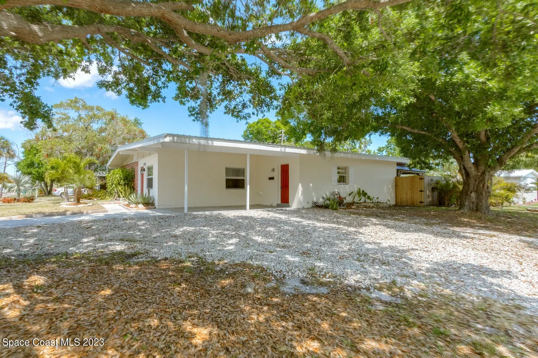 Photo of 825 Tupelo Drive