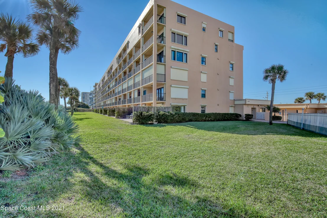 Photo of Unit 310 at 995 N Highway A1a