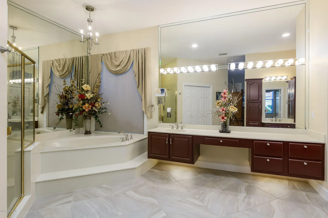 Photo of 789 Oak Park Drive