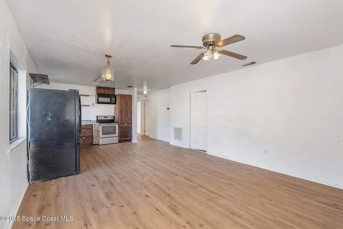 Photo of 2279 Washington Street NE