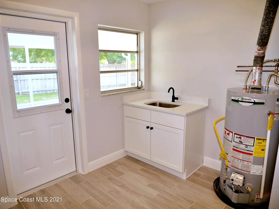 Photo of 1728 Golfview Drive