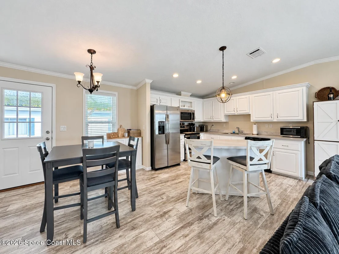 Photo of 923 Vireo Drive