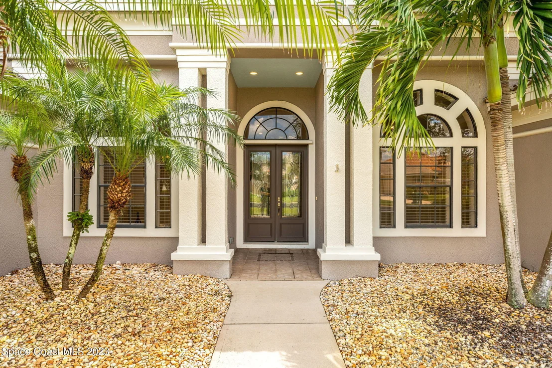 Photo of 423 Flanders Drive