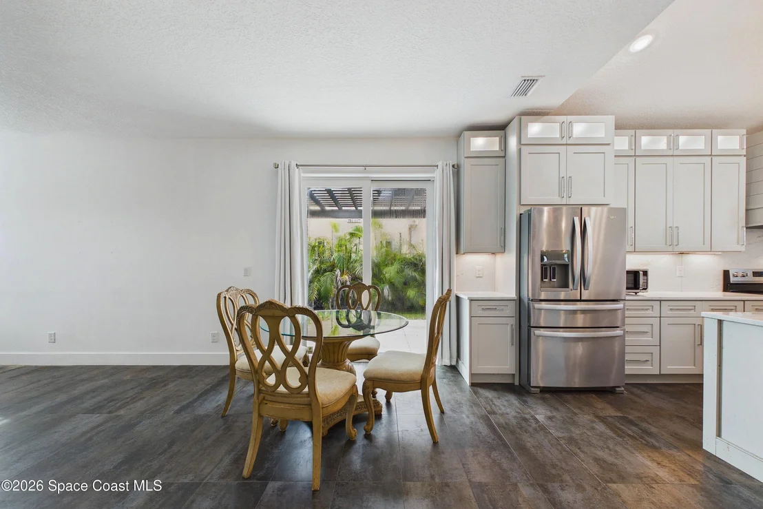 Photo of 2094 Hyde Parkway
