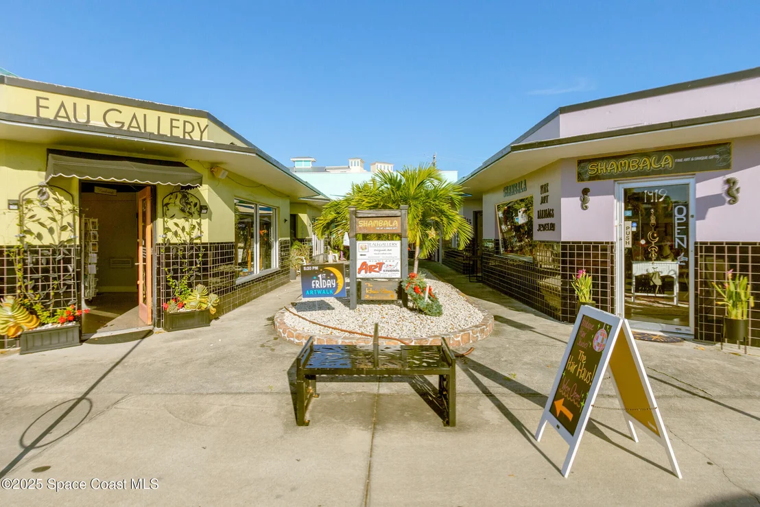 Photo of 2356 Lakeview Drive