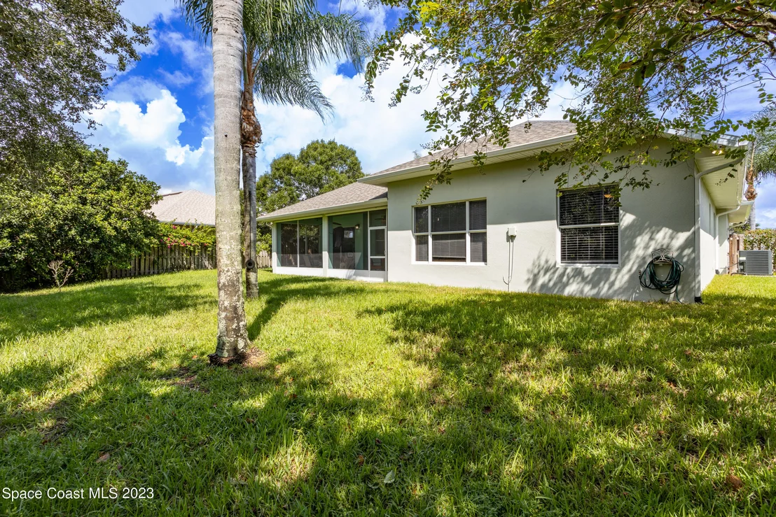 Photo of 1647 Auburn Lakes Drive