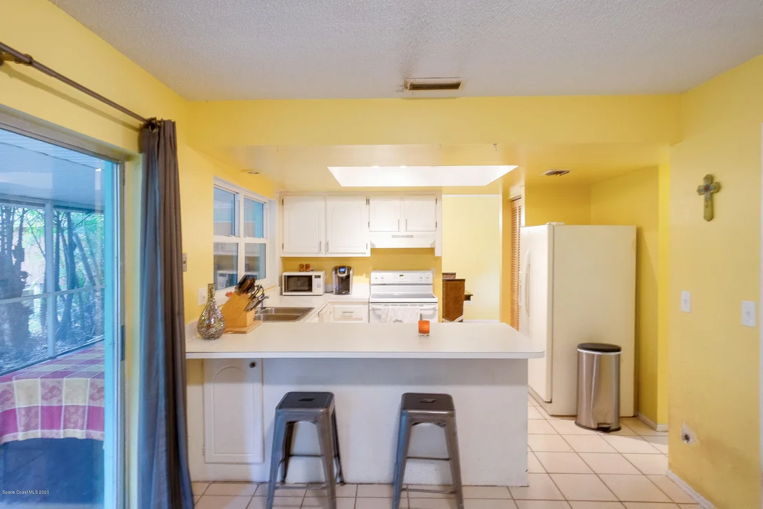 Photo of 1266 NE Cabot Drive NE
