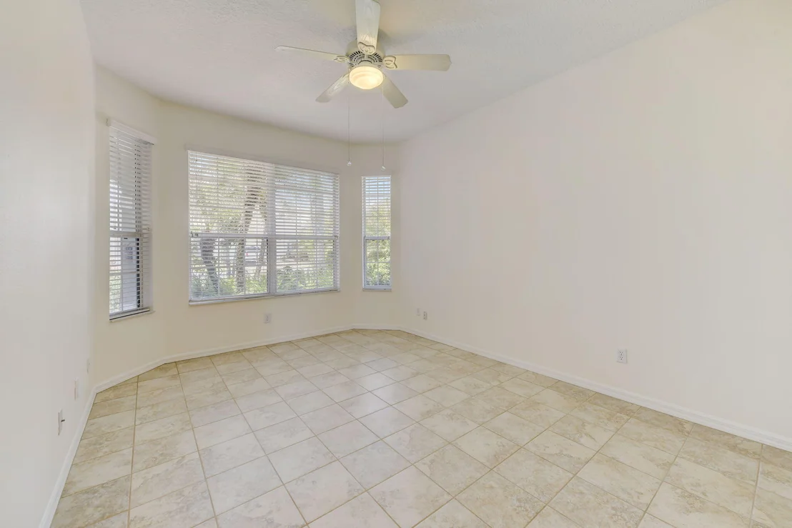 Photo of 4621 Portage Trail