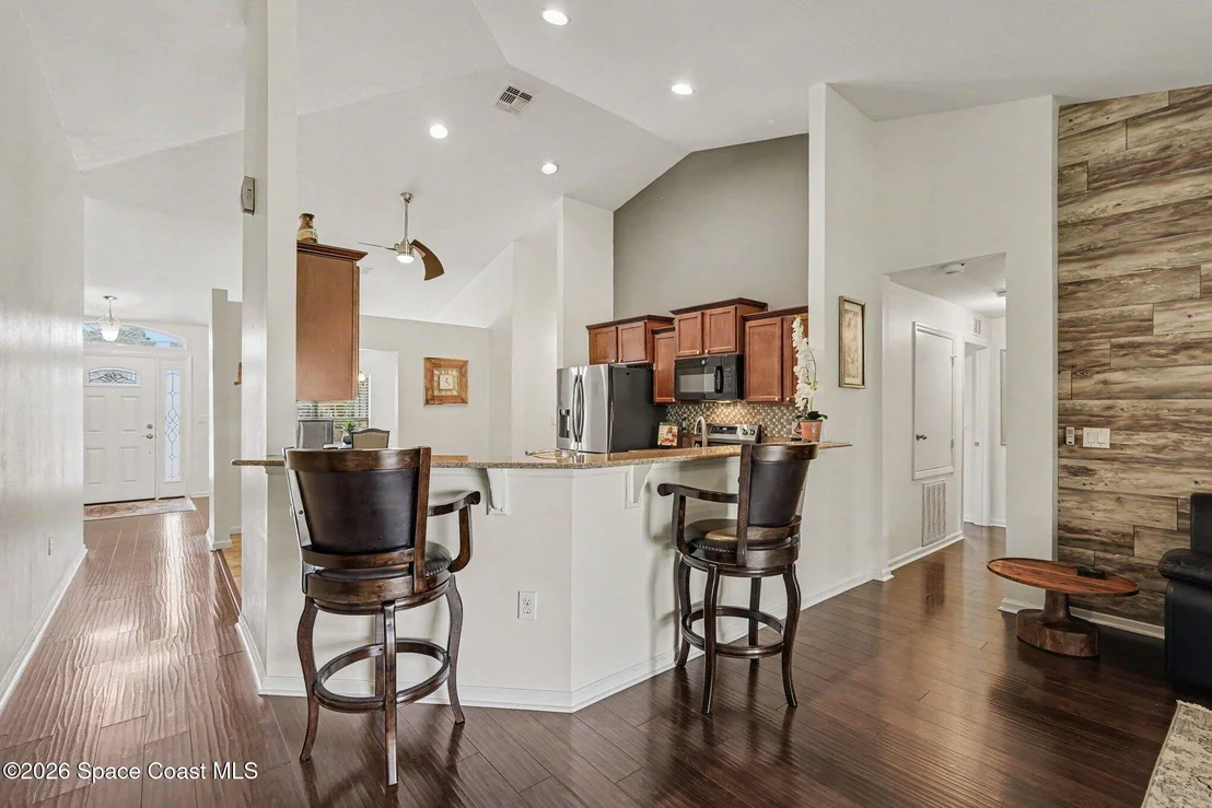 Photo of 325 Abernathy Circle SE