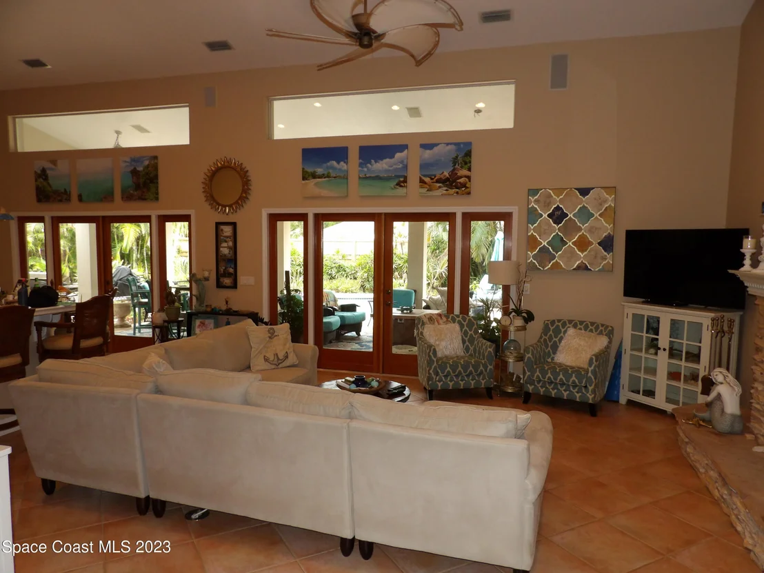 Photo of 401 Mosswood Boulevard