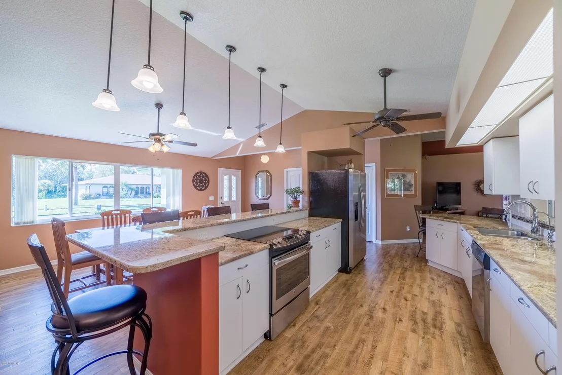 Photo of 1507 Meadowbrook Road NE