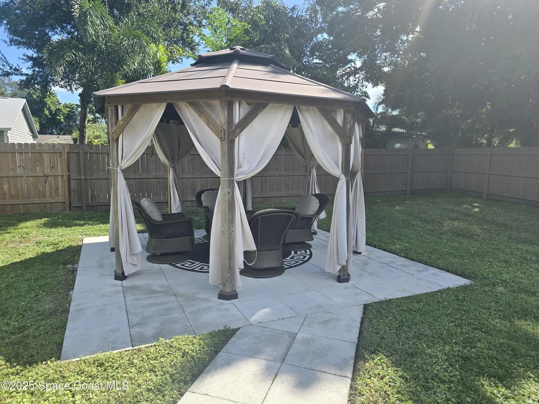 Photo of 834 Pine Shadows Avenue
