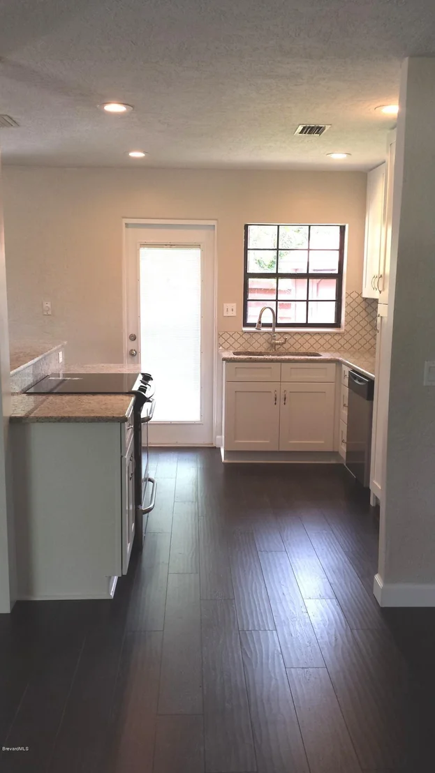 Photo of 526 Coral Drive