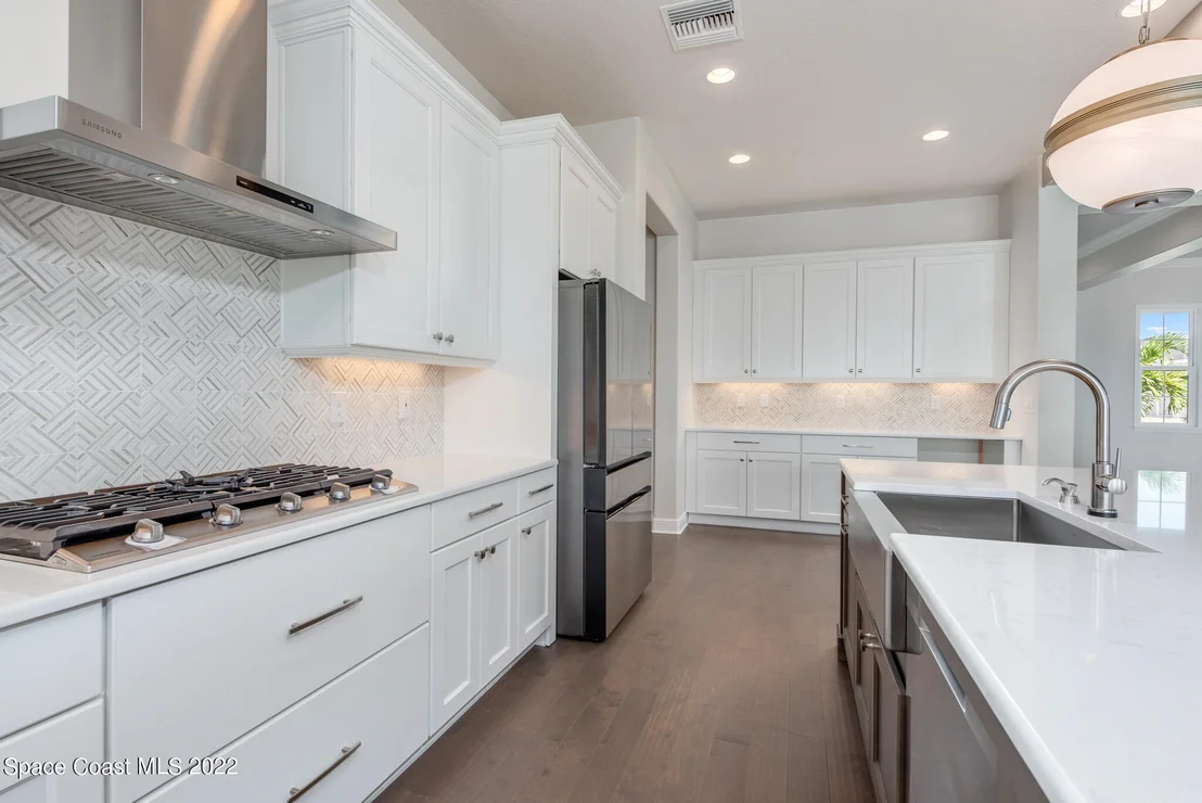 Photo of 8235 Lyside Drive