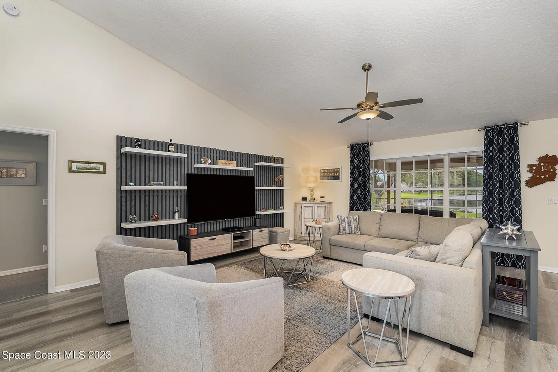 Photo of 321 Lake Victoria Circle
