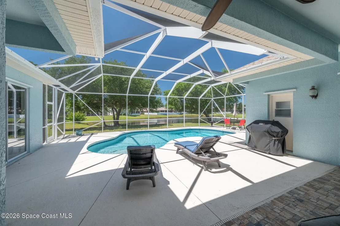 Photo of 230 Ridgemont Circle SE