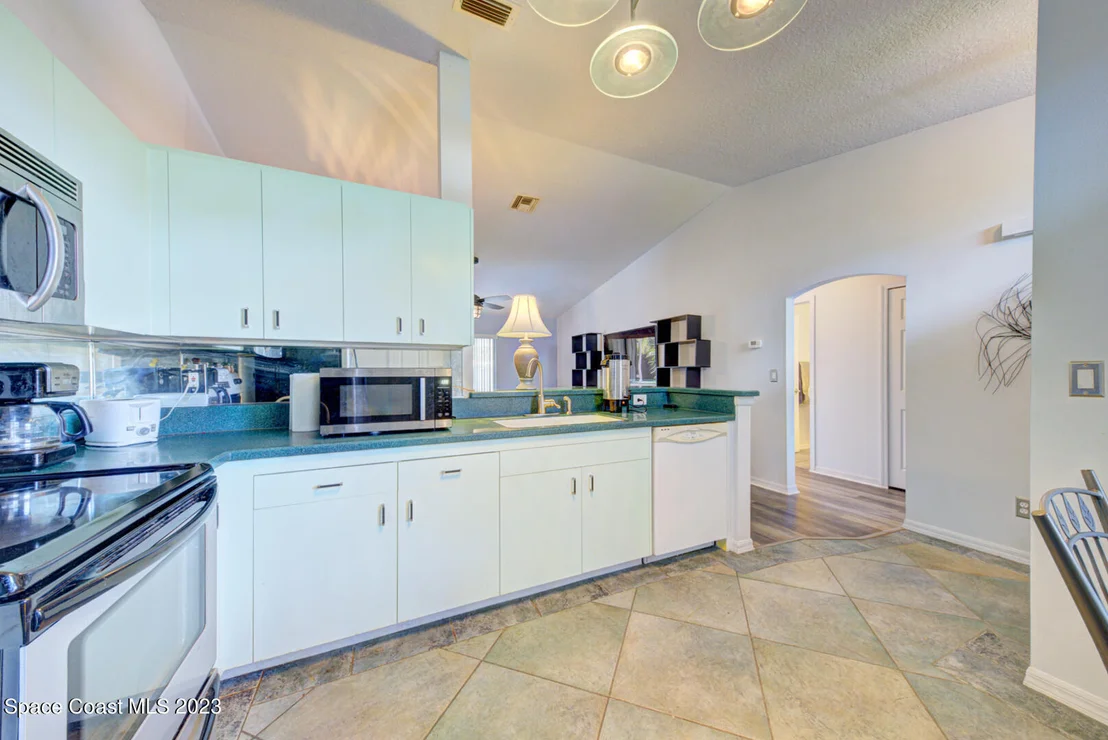 Photo of 2921 Saint James Lane