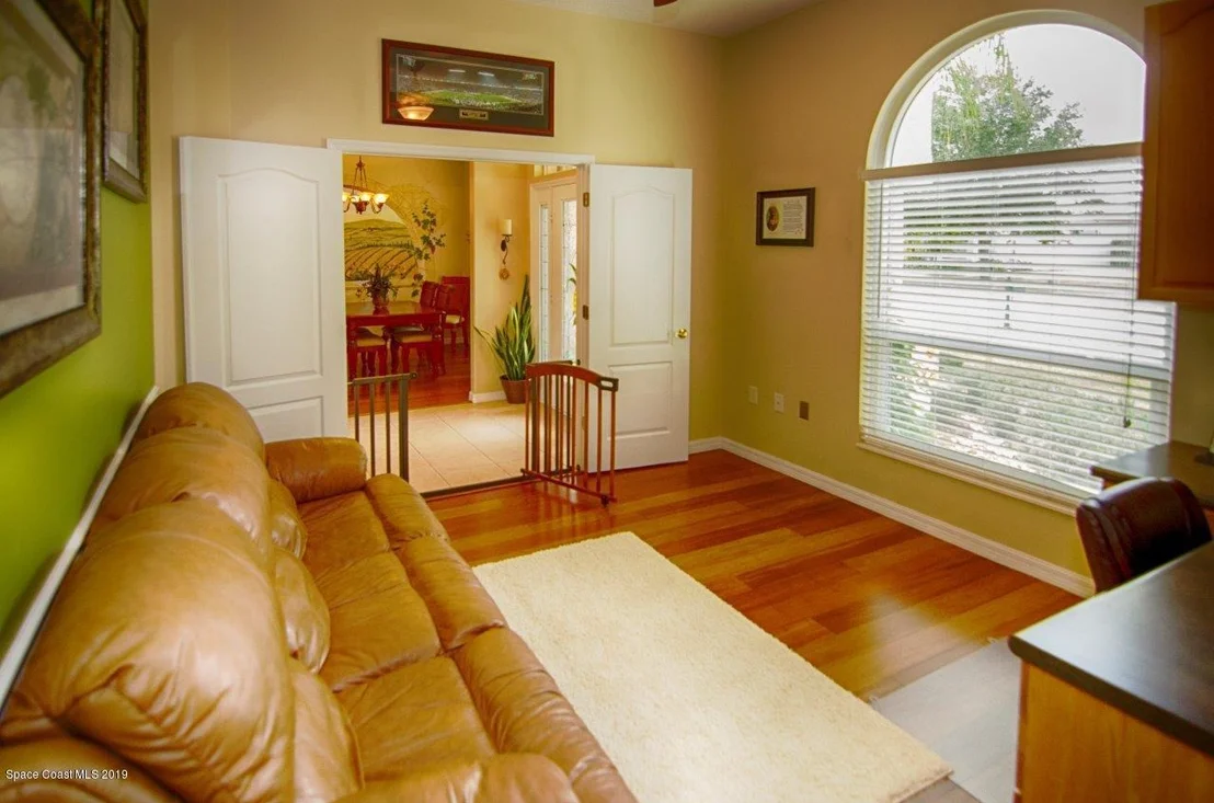 Photo of 5977 Newbury Circle