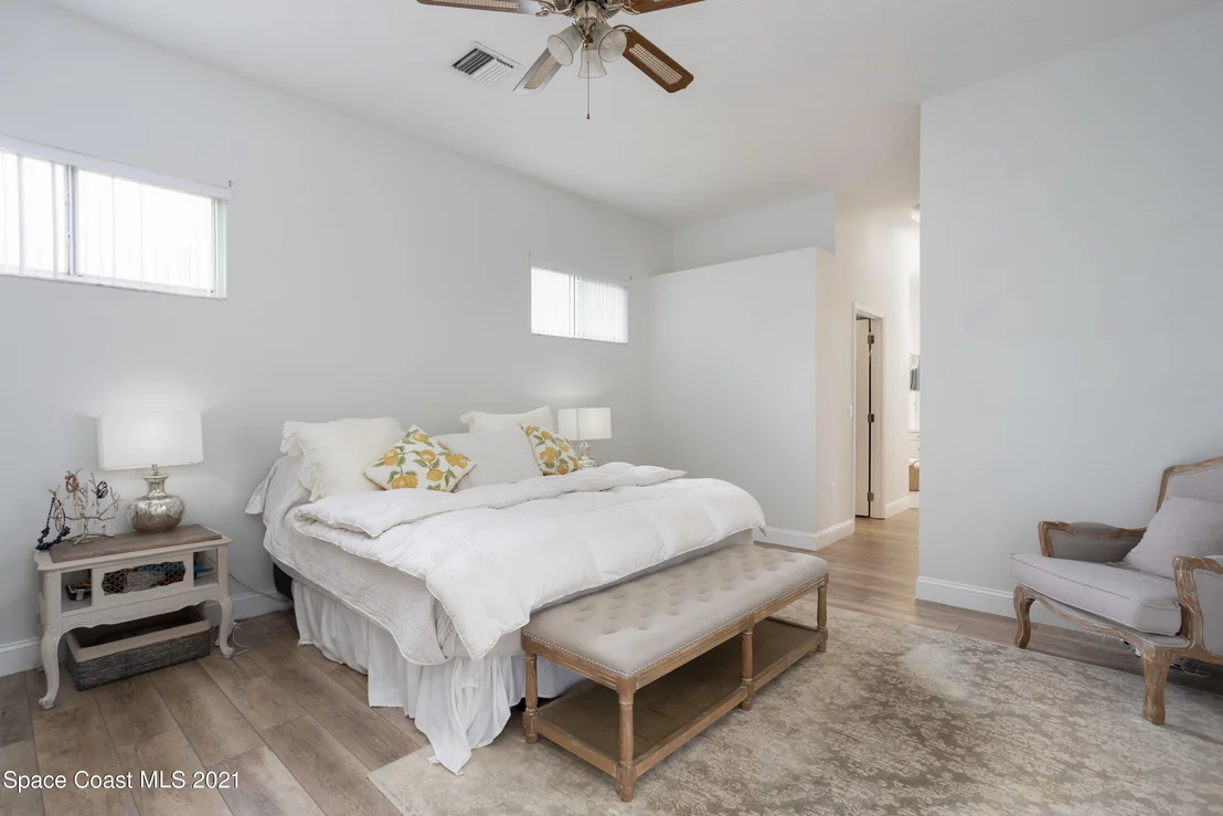 Photo of 2209 Royal Oaks Drive