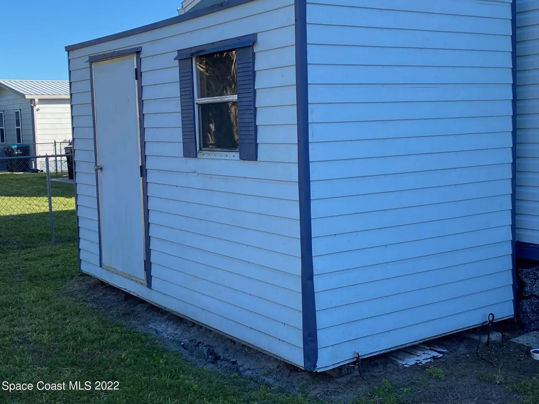 Photo of 2323 Coconut Palm Drive NE