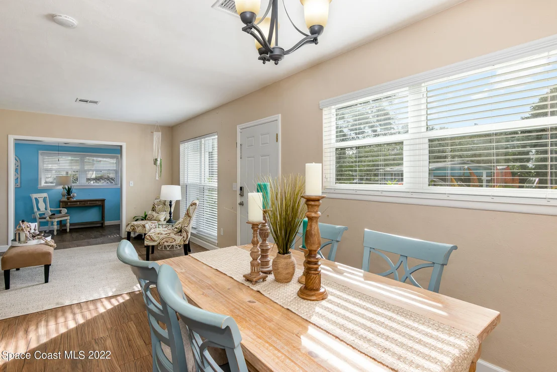 Photo of 831 Glenmore Circle